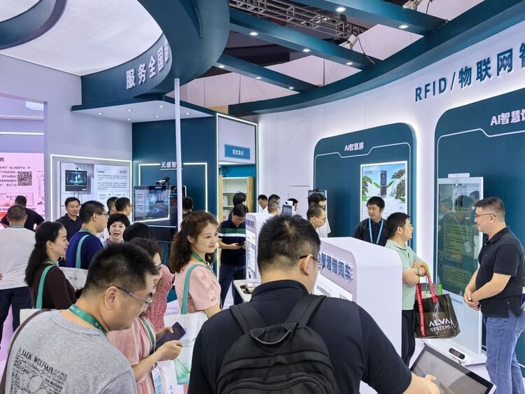展会直击｜南宫app官网_南宫体育app下载_app下载中心闪耀2024年中国图书展览会！